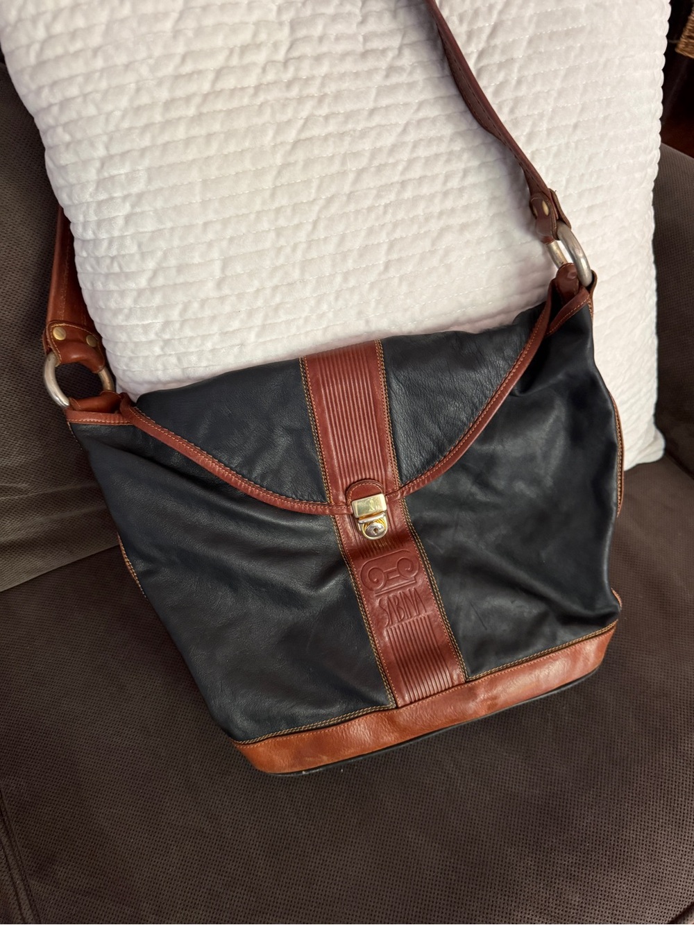 Sabina Black and Brown Leather Shoulder Bag - Unbranded